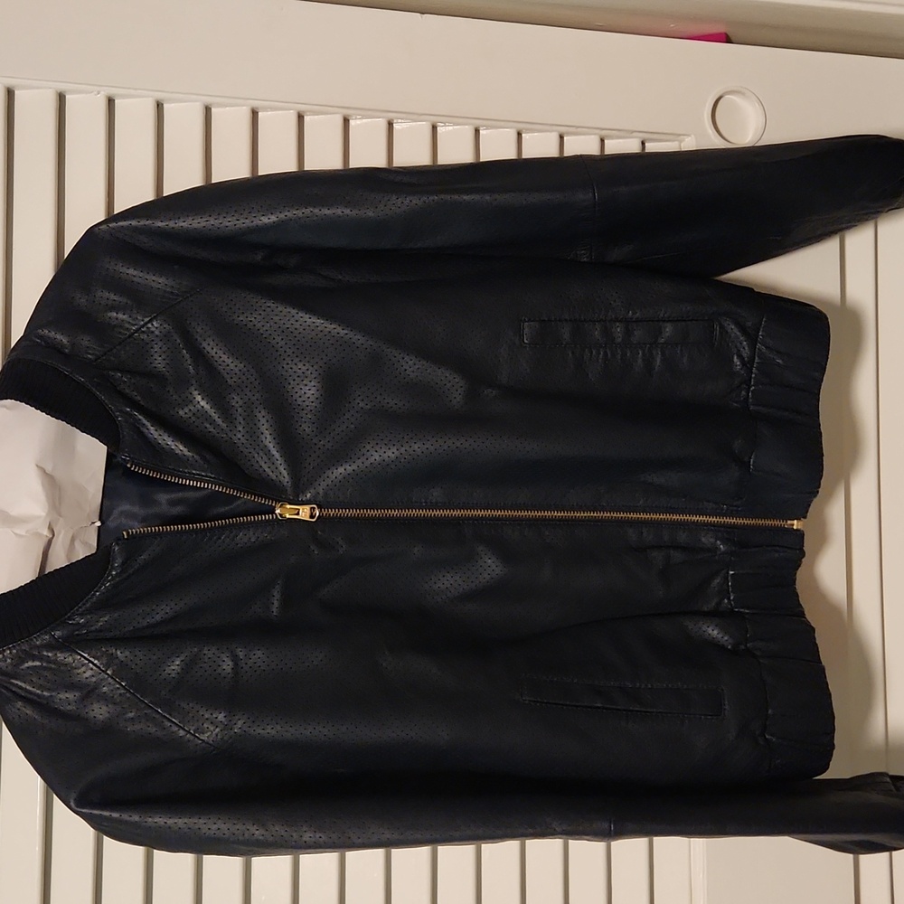 EUC ladies Navy Leather Bomber Jacket
